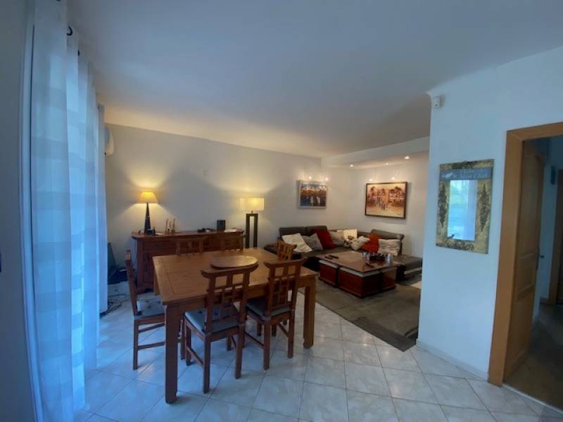 SUPERBE APPARTEMENT T4 AVEC JARDIN MARIGNANE  