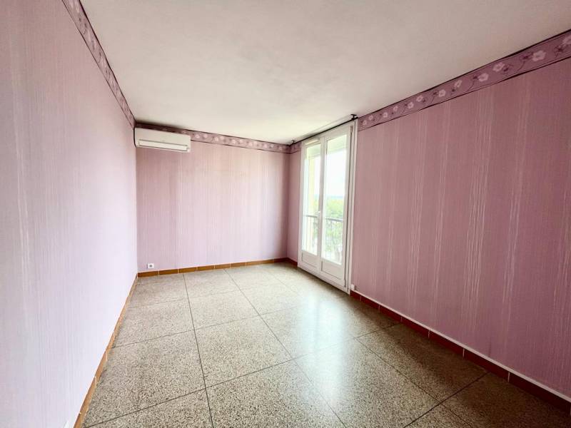 APPARTEMENT DE TYPE 3 EN 3EME ETAGE AVEC BELLE VUE MARIGNANE  