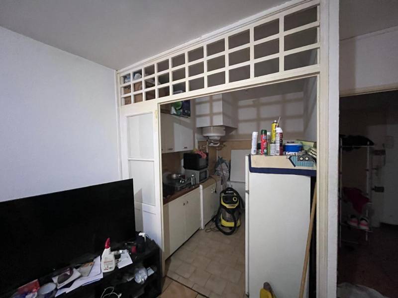 Sur Marignane à la vente, Appartement de type 2 avec 1 chambre avec locataire en place en centre-ville