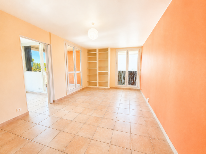 T4 de 77,20 m² avec loggia, cave et stationnement libre - ISTRES