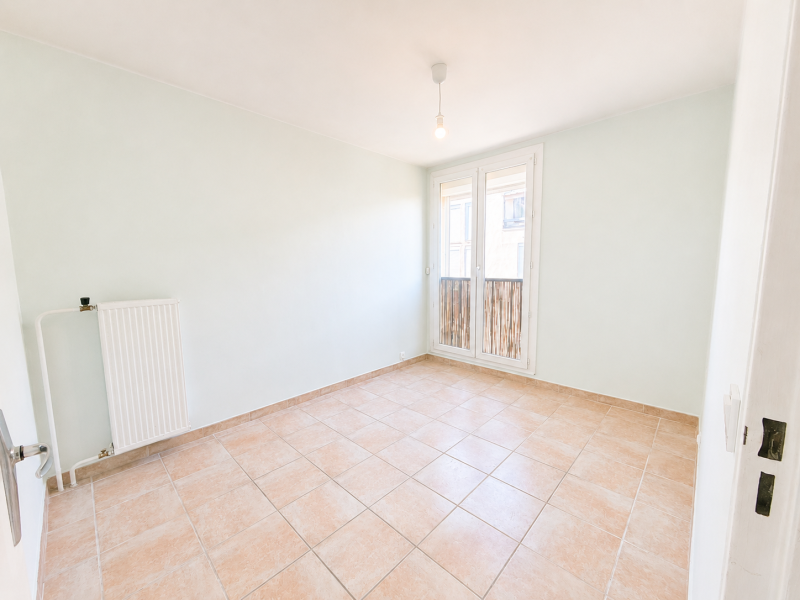 T4 de 77,20 m² avec loggia, cave et stationnement libre - ISTRES