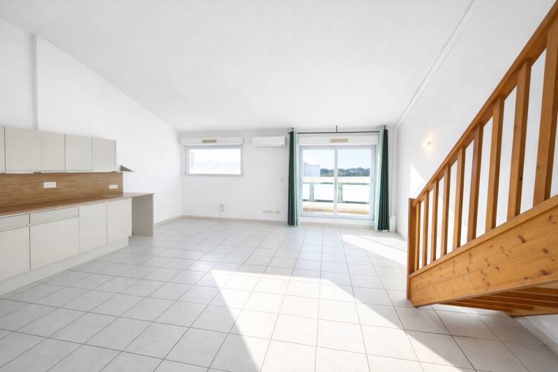 APPARTEMENT DE TYPE 5  - ISTRES - DUPLEX