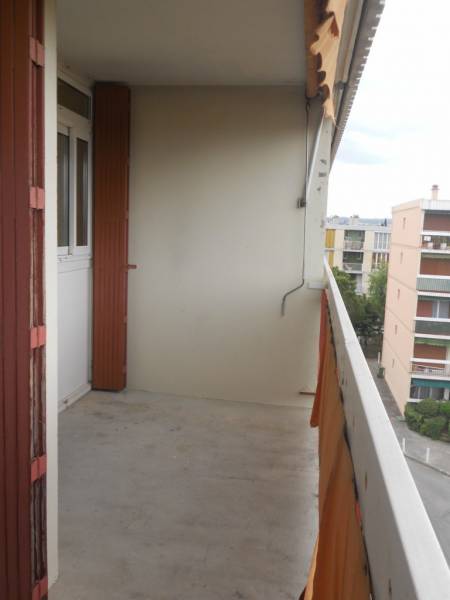 A LOUER T2 DANS LA RESIDENCE FERMEE LA SIGNORE 4 MARIGNANE  