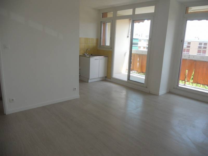 A LOUER T2 DANS LA RESIDENCE FERMEE LA SIGNORE 4 MARIGNANE  