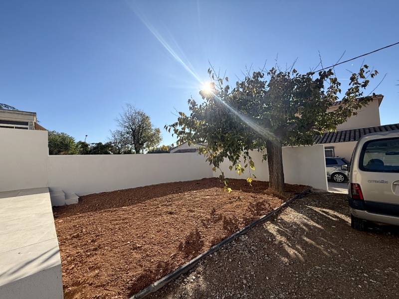 Vitrolles Vieux Village Maison recente 2025 3 chambres Garage