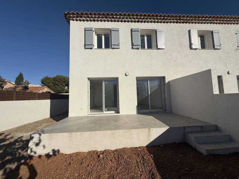 Vitrolles Vieux Village Maison recente 2025 3 chambres Garage