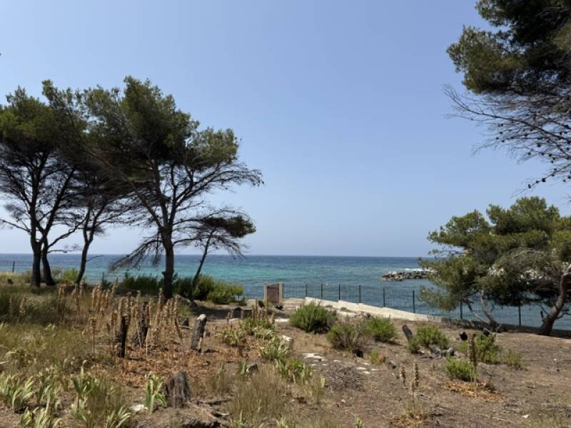 À Vendre – Bien rare à La Couronne, en première ligne sur la mer !