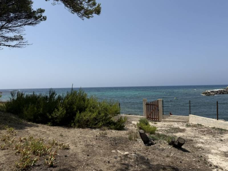 À Vendre – Bien rare à La Couronne, en première ligne sur la mer !