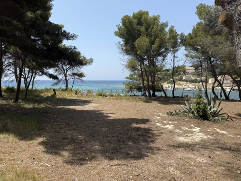 À Vendre – Bien rare à La Couronne, en première ligne sur la mer !