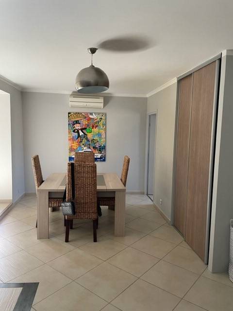 T2  avec ascenseur TRES SPACIEUX  46 m2 habitable MARIGNANE PETITE RESIDENCE PROCHE CENTRE VILLE 