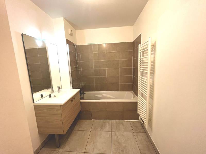 Charmant Appartement T3 avec Terrasse sur la commune de Gignac-la-Nerthe