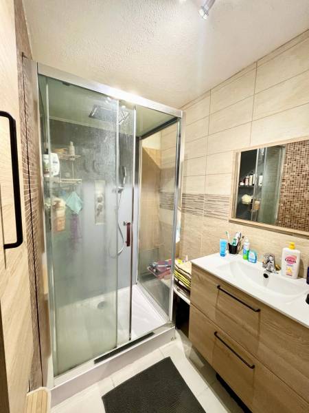 LA SIGNORE 2, APPARTEMENT DE TYPE 4 AVEC ACSENSEUR ET VUE DEGAGEE