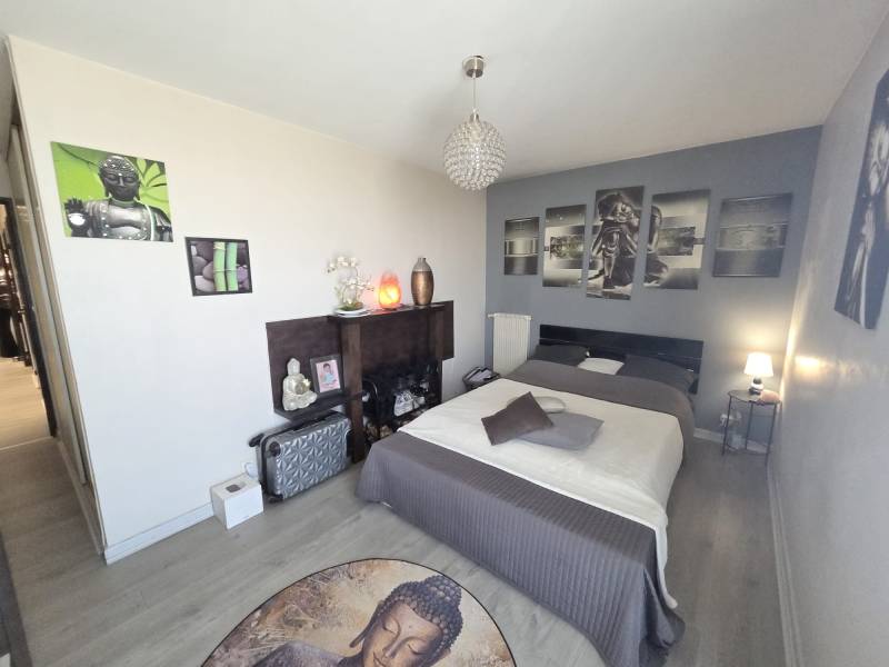 A VENDRE EN EXCLUSIVITE APPARTEMENT T3 DE PLUS DE 65 M² AVEC TERRASSE DANS RESIDENCE FERMEE DE STANDING