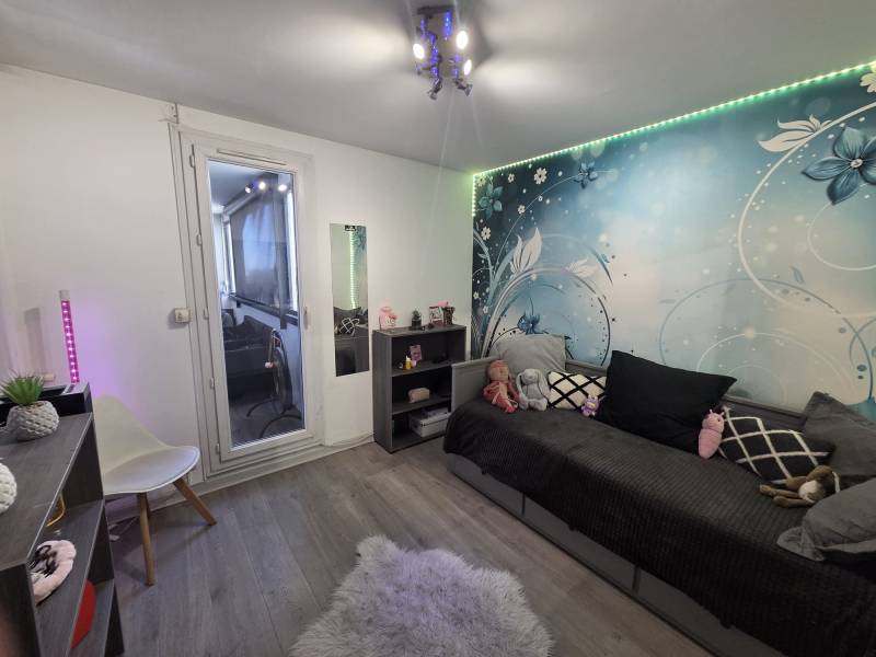 A VENDRE EN EXCLUSIVITE APPARTEMENT T3 DE PLUS DE 65 M² AVEC TERRASSE DANS RESIDENCE FERMEE DE STANDING