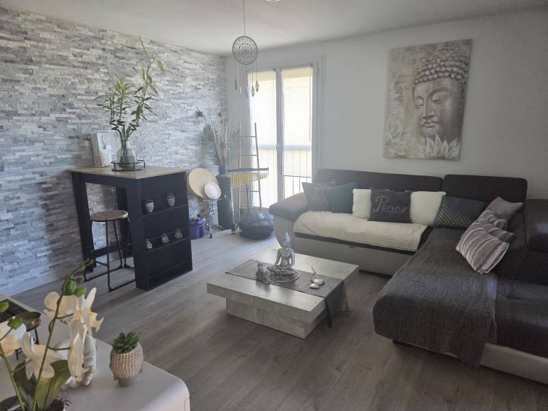 A VENDRE EN EXCLUSIVITE APPARTEMENT T3 DE PLUS DE 65 M² AVEC TERRASSE DANS RESIDENCE FERMEE DE STANDING
