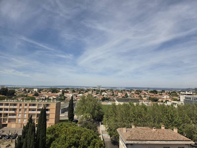 DANS UNE RESIDENCE FERMEE DE STANDING AVEC ASCSENSEUR, T4 AVEC TERRASSE