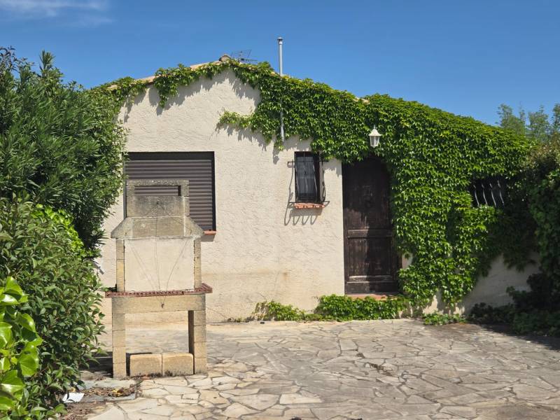 MARIGNANE, IDEAL DEUX FAMILLES, PROPRIETE COMPOSEE D'UNE MAISON PRICIPALE T5 + MAISONNETTE DE 50 M² SUR 1119