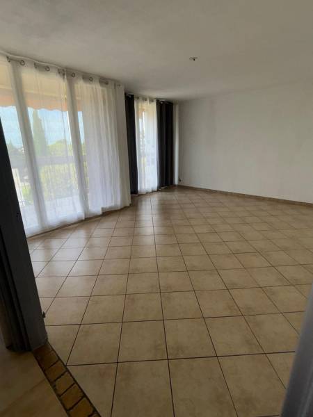 Appartement - 74,21 m² - 4 pièces
