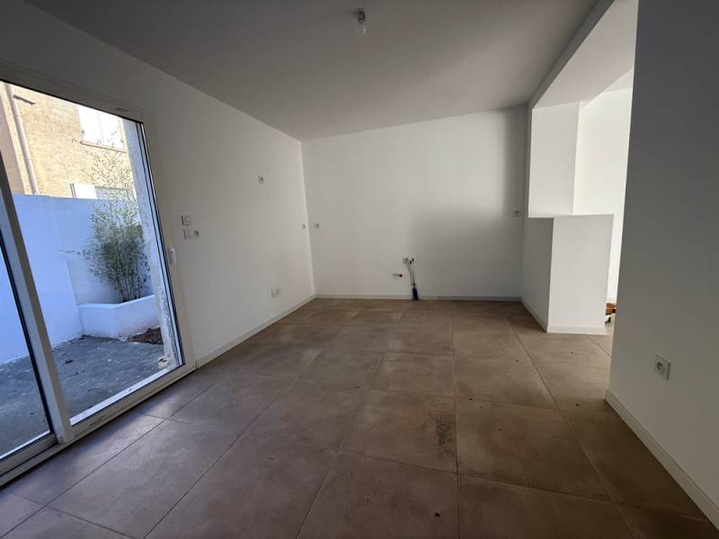 Vitrolles Vieux Village Maison recente 2025 3 chambres Garage