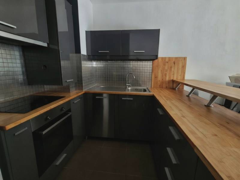 Appartement T3 en rez-de-jardin dans résidence récente fermée et sécurisée – Le Rove