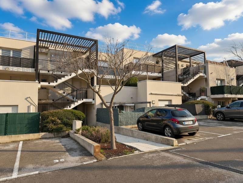 Appartement T3 en rez-de-jardin dans résidence récente fermée et sécurisée – Le Rove
