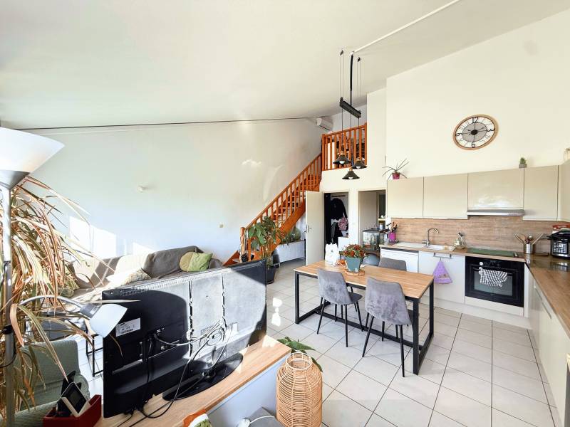 APPARTEMENT DE TYPE 5  - ISTRES - DUPLEX