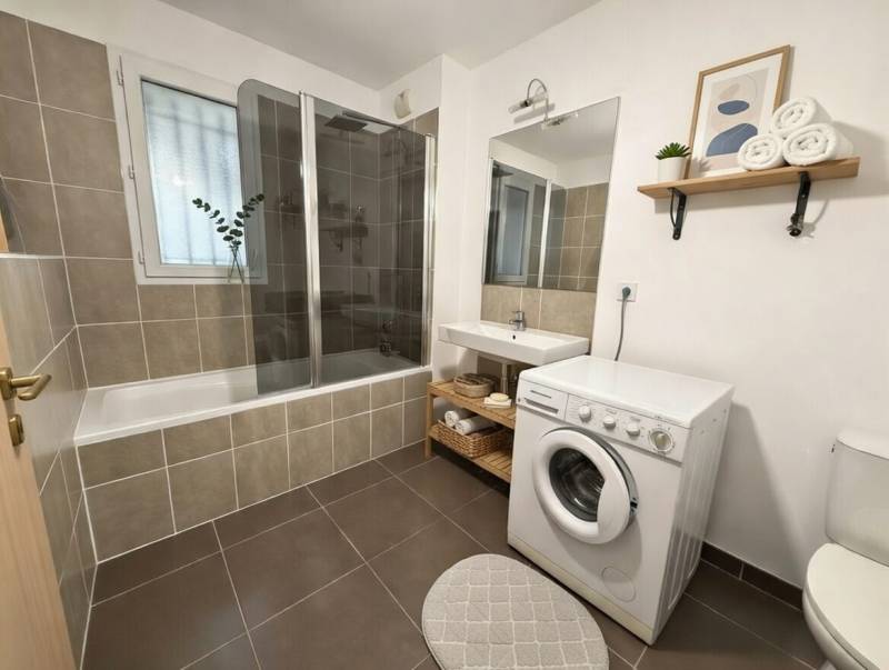 Appartement T3 en rez-de-jardin dans résidence récente fermée et sécurisée – Le Rove