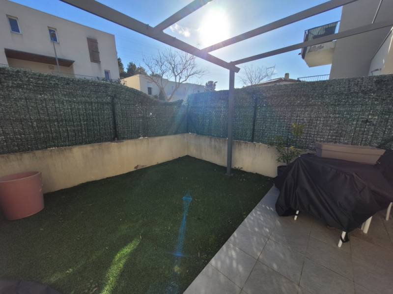 Appartement T3 en rez-de-jardin dans résidence récente fermée et sécurisée – Le Rove