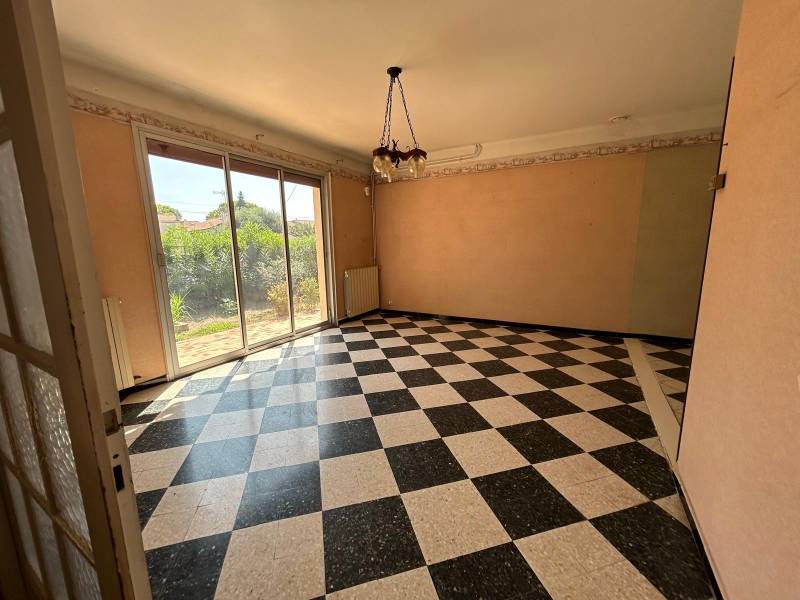 SECTEUR PRISEE PROCHE COLLINE, VILLA  T6 135 m² HABITABLE