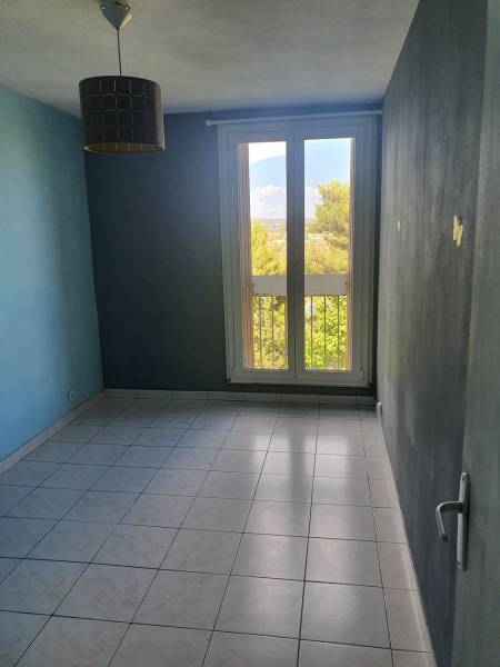 A LOUER APPARTEMENT 3 CHAMBRES DANS RÉSIDENCE FERMÉE LA SIGNORE MARIGNANE  