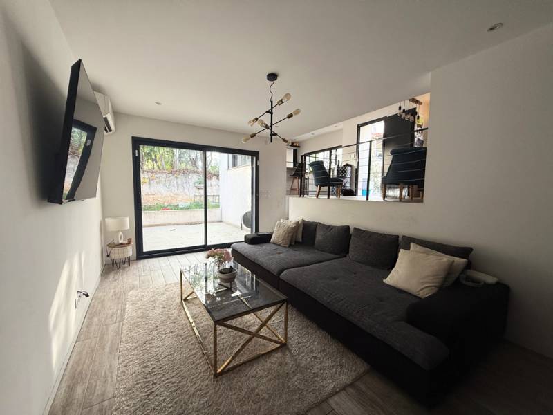 Maison moderne avec 140 m² utiles, terrasses, jardin et sous-sol aménagé – Rare sur le secteur LES PENNES MIRA