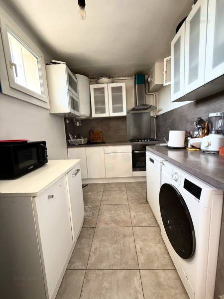 4 pièces 65.81 m² Idéal investissement locatif - Marseille 14éme arrondissement : T4 loué, cave, 8,5 % brut