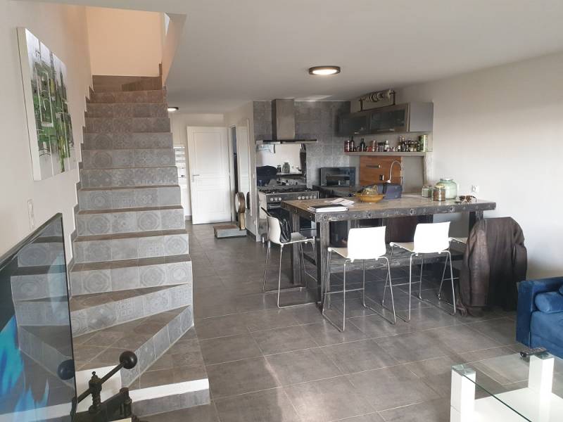 PAVILLON MITOYEN T4 LANCON DE PROVENCE  VUE IMPRENABLE