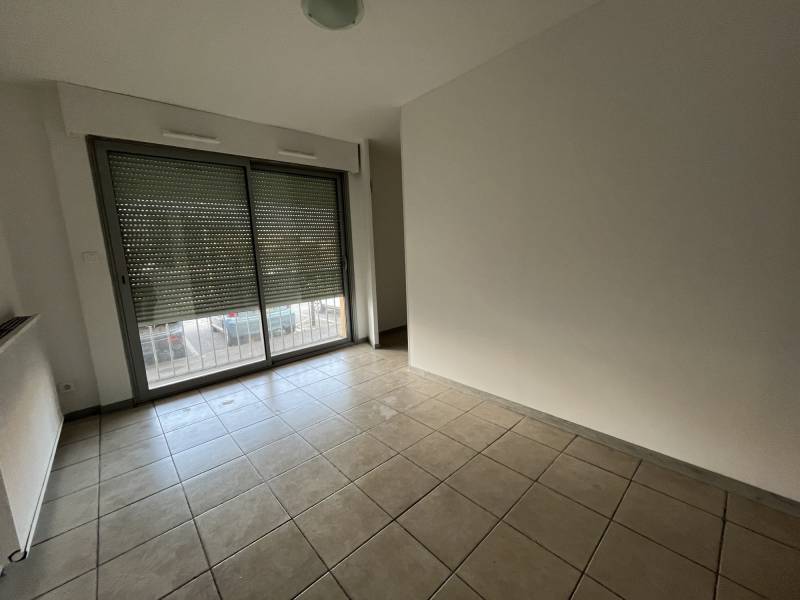 APPARTEMENT DE TYPE 1 MARTIGUES JONQUIERES DE 30 M² ENVIRON EN RDC SUR LA RESIDENCE LE CHANEL VUE SUR CANAL