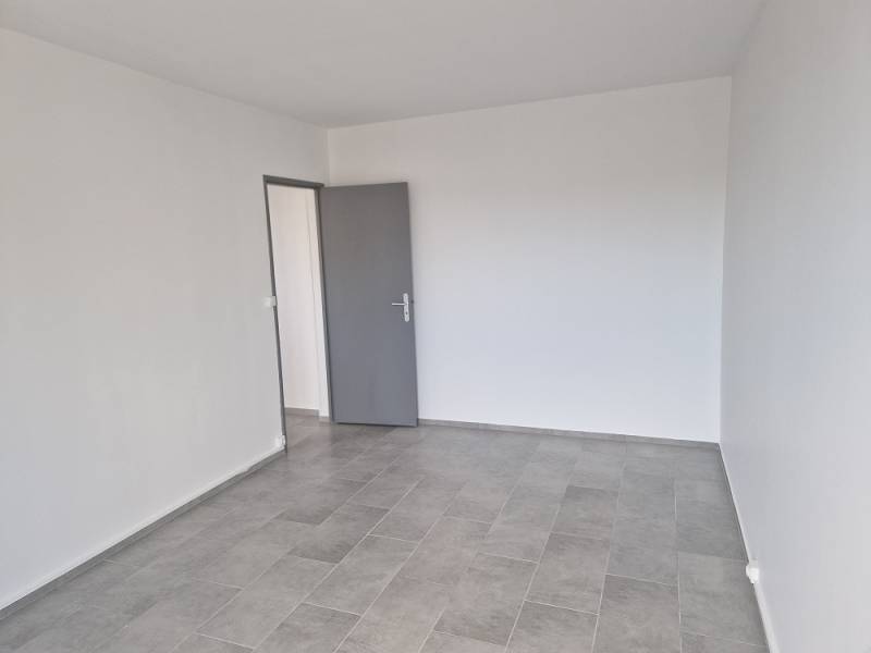 A LOUER T2 EN 1ER ETAGE PARC MEDITERRANNEE
