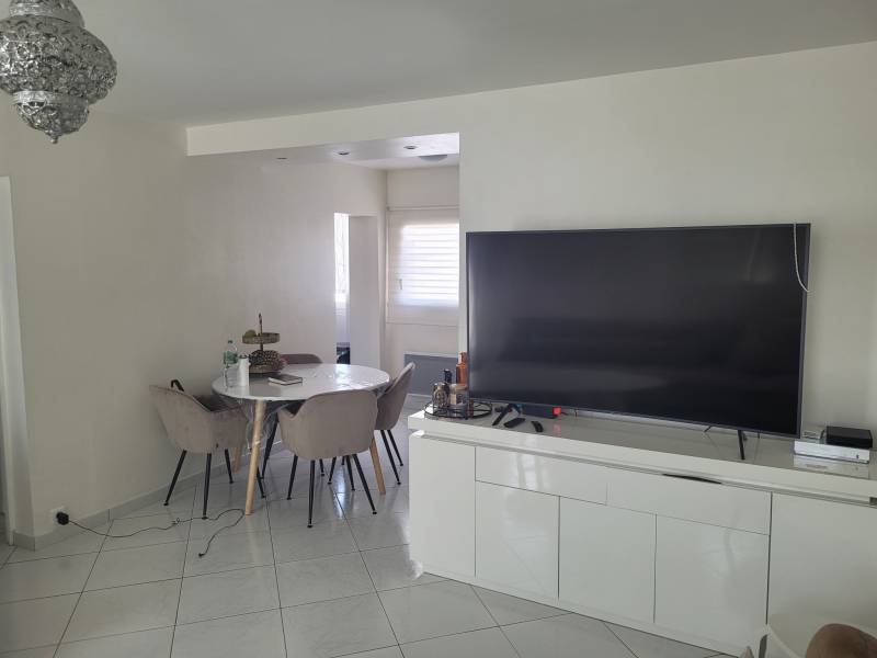APPARTEMENT T3 EN PARFAITE ETAT CENTRE VILLE MARIGNANE 