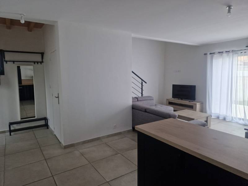 NOUVEAU A LOUER VILLA T4 SUR 2 NIVEAUX AVEC GARAGE