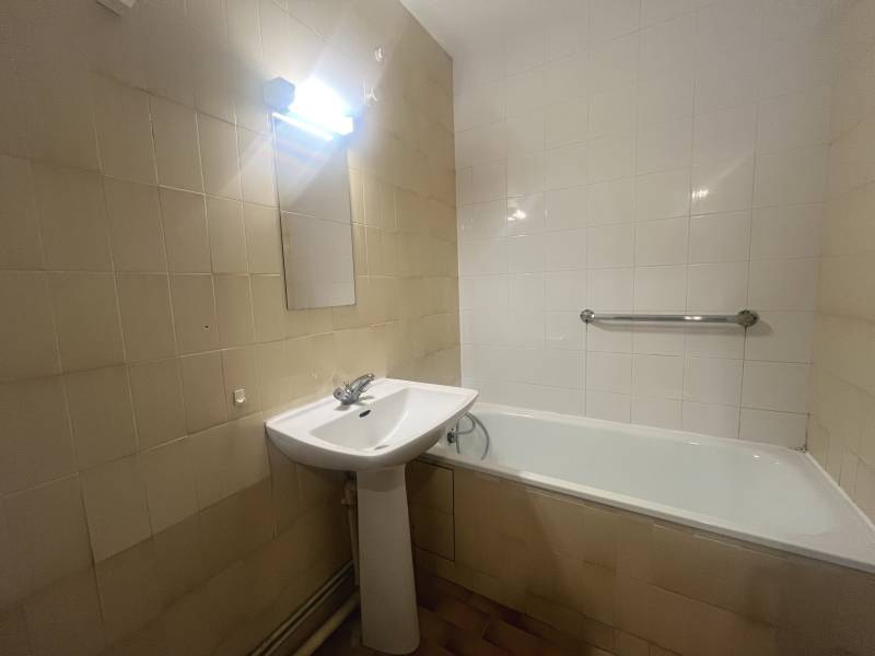 Appartement T2 avec balcon à deux 2 minutes du centre ville de Carry-le-Rouet