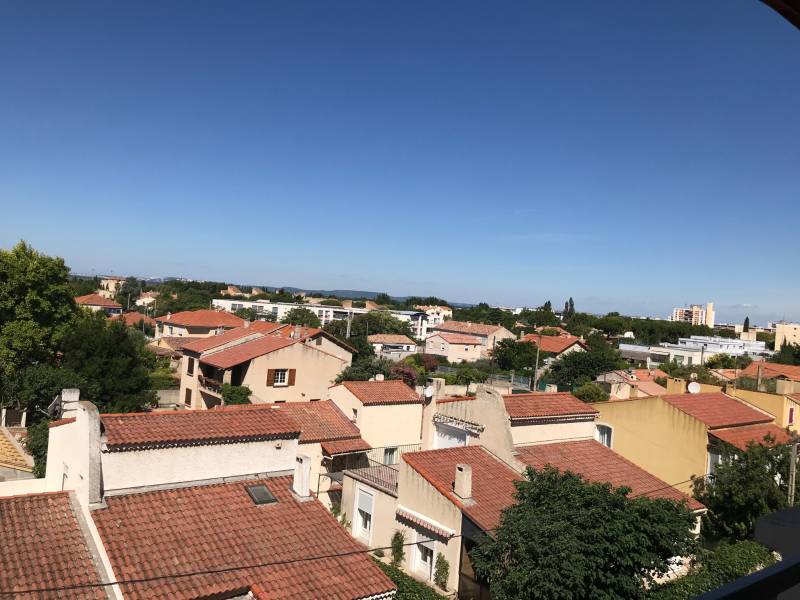 TRES BEAU T4 DANS  RESIDENCE FERMEE