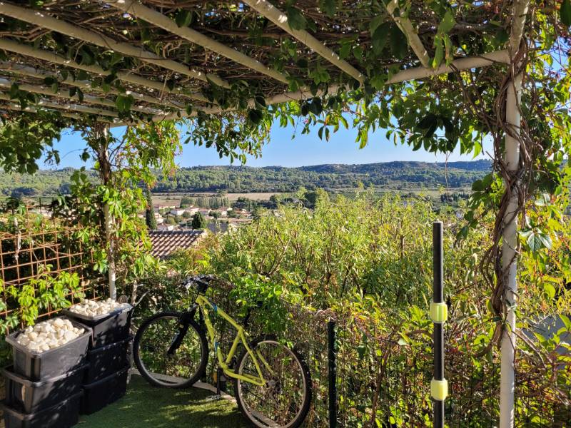 PAVILLON MITOYEN T4 LANCON DE PROVENCE  VUE IMPRENABLE