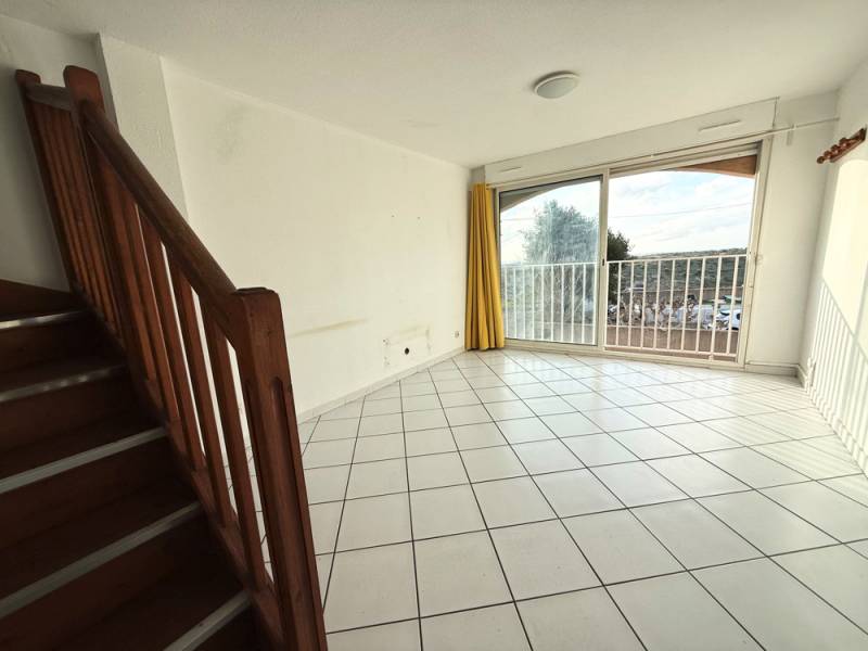 À vendre Duplex lumineux avec parking & cave – Plage du Verdon à env. 12 min à pied – La Couronne