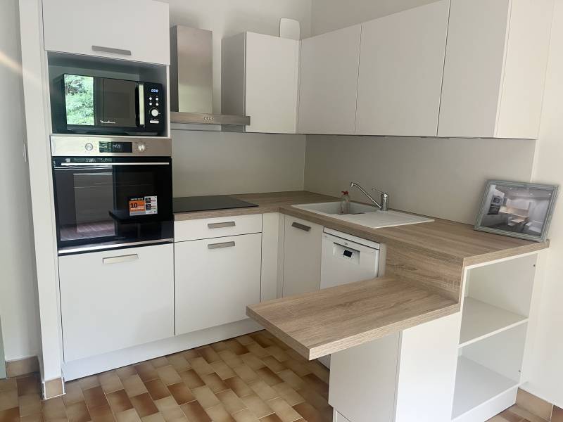 Appartement T2 avec balcon à deux 2 minutes du centre ville de Carry-le-Rouet