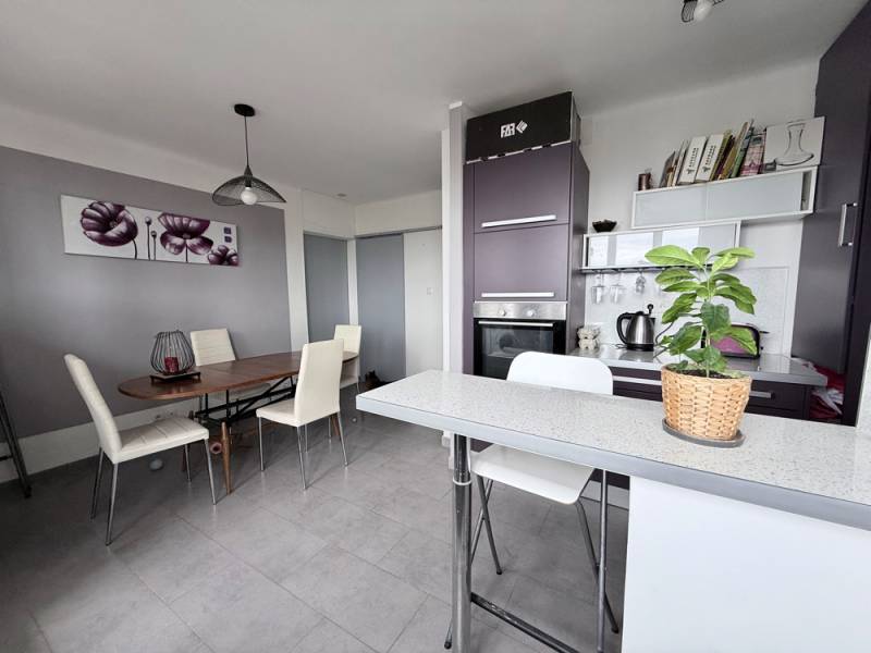 Opportunité à saisir !! T3 lumineux 72 m² avec balcon – Sans vis-à-vis – Résidence sécurisée Les Acacias – Ber