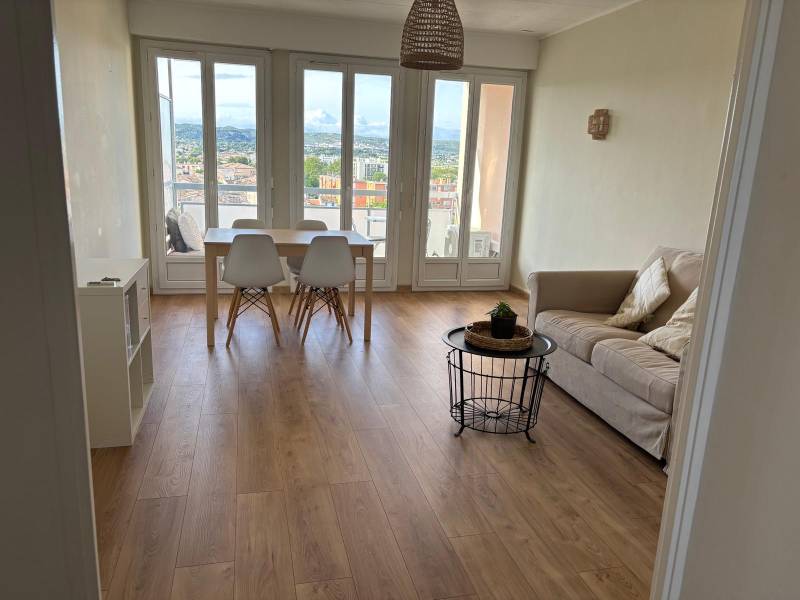 A LOUER, MARIGNANE RARE T3  DE 101.65 M 2 SPACIEUX  EN BON ETAT ET LUMINEUX
